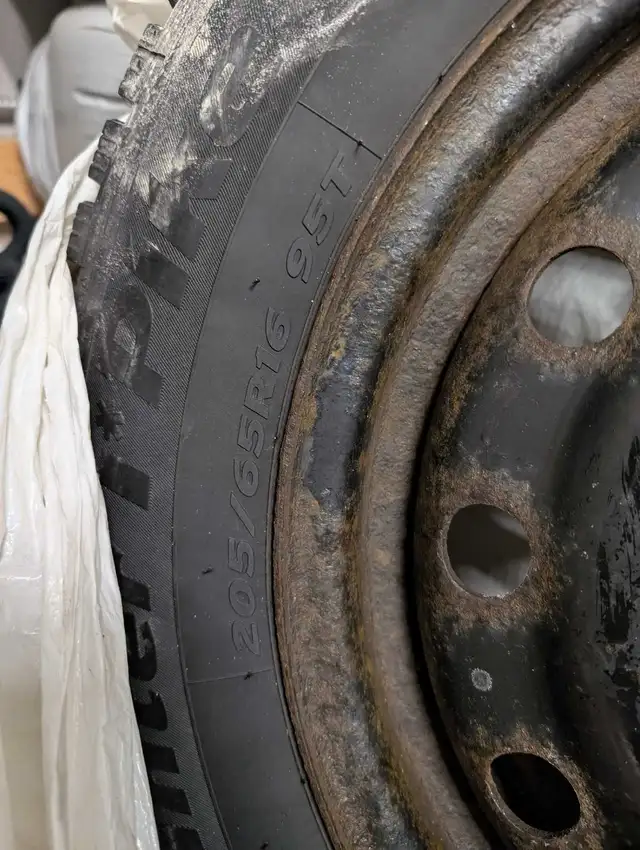 Hankook winter Pike tires 205/65R16 on steel rims in Tires & Rims in Oshawa / Durham Region - Image 4