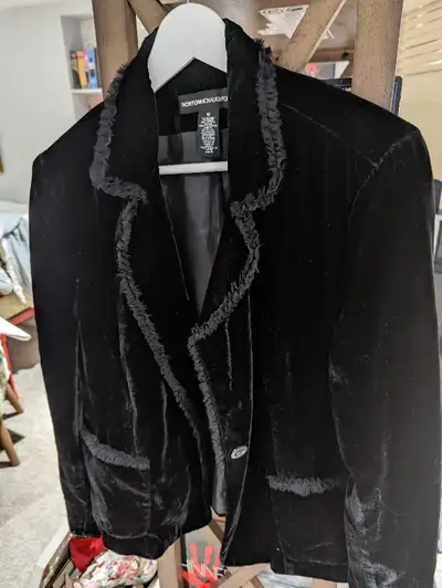 Ladies black velvet blazer, size 16, View more