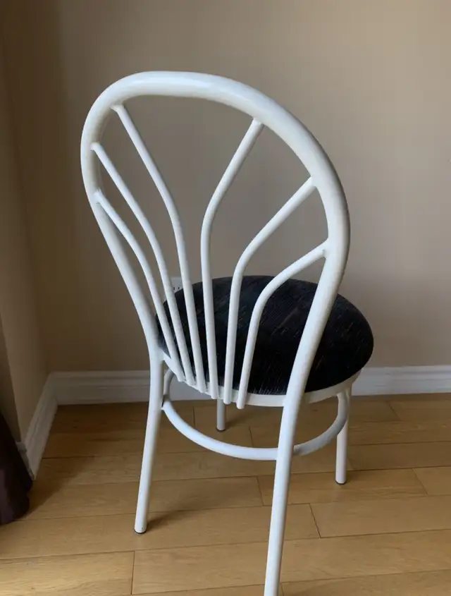 Dining Chairs in Chairs & Recliners in Markham / York Region - Image 5