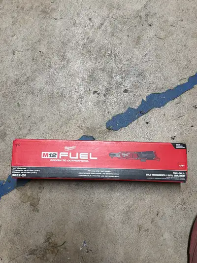 Milwaukee 1/4 ratchet 3052-20, View more