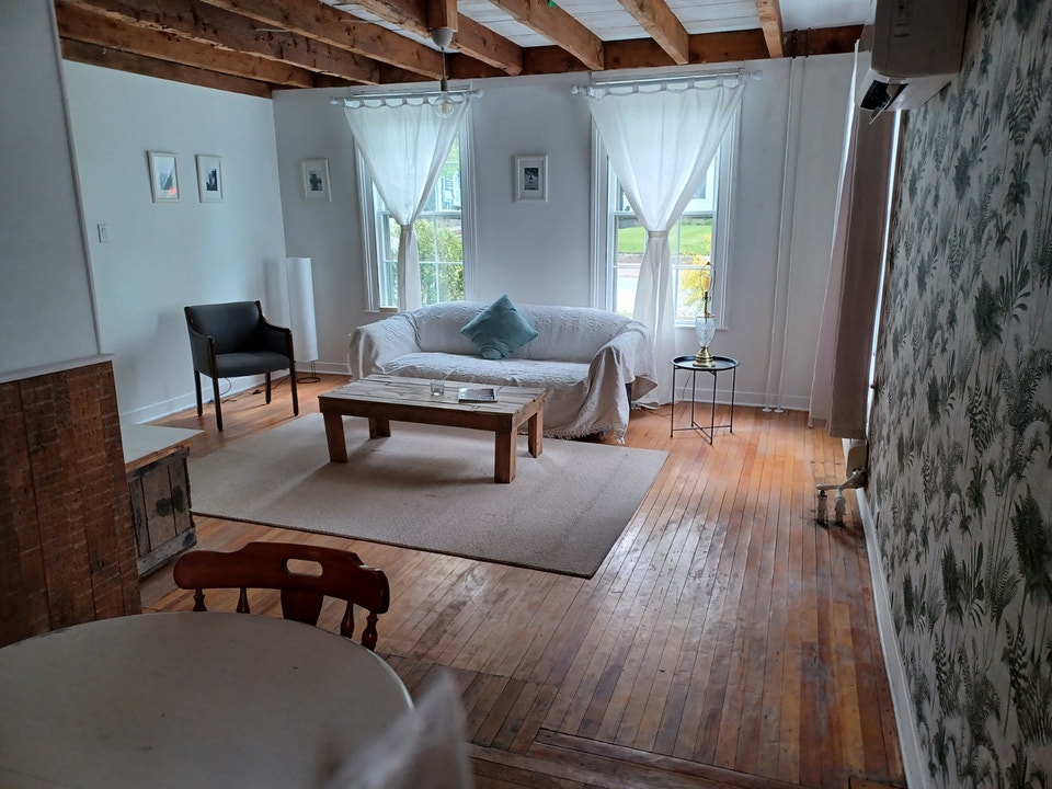 3 Bedroom Furnished Home For Rent In Liverpool! 1