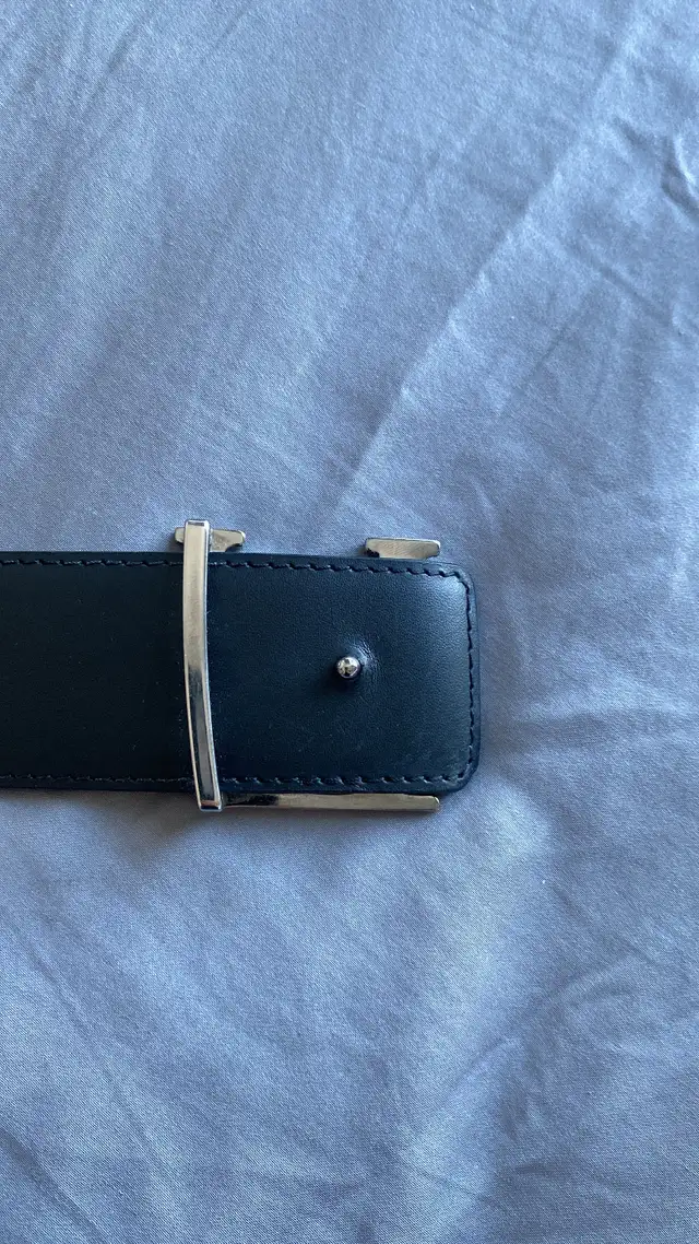 Louis Vuitton Reversible Belt in Men's in Mississauga / Peel Region - Image 10