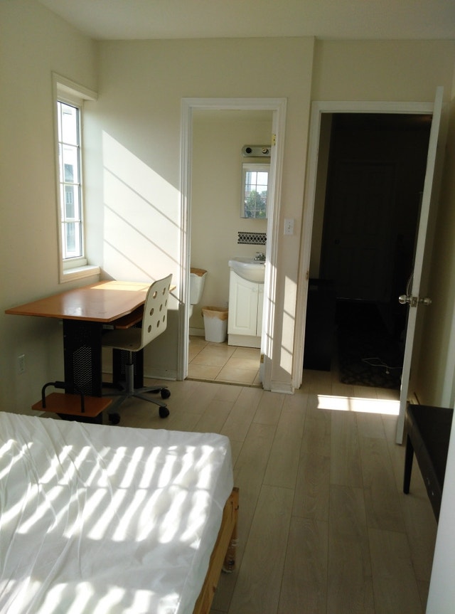York University Village Room for Rent Room Rentals & Roommates City