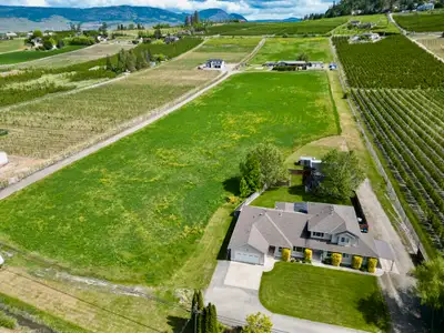 13 ACRE MULTI-GENERATIONAL FARM ESTATE- TWO 6 BED HOMES + TWO SUITES MULTI-GENERATIONAL 13 ACRE COUN...