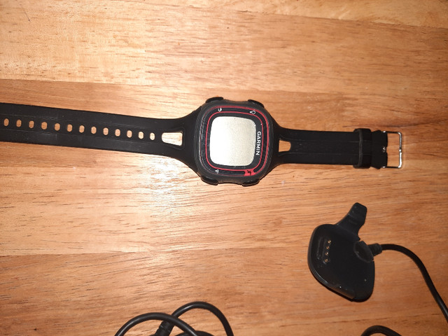 Garmin Forerunner 10 GPS Watch in Jewellery & Watches in City of Toronto - Image 2