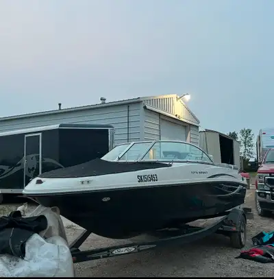 2008 sea ray 175 sport boat fiber glass 2008 shore lander trailer 124.9 Hours 3.0 Litre Great Condit...