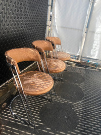 Vintage 70 — 3 chaises à structure en chrome, ultracomfortables