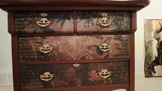 Refinished Dresser in Dressers & Wardrobes in Thunder Bay - Image 2
