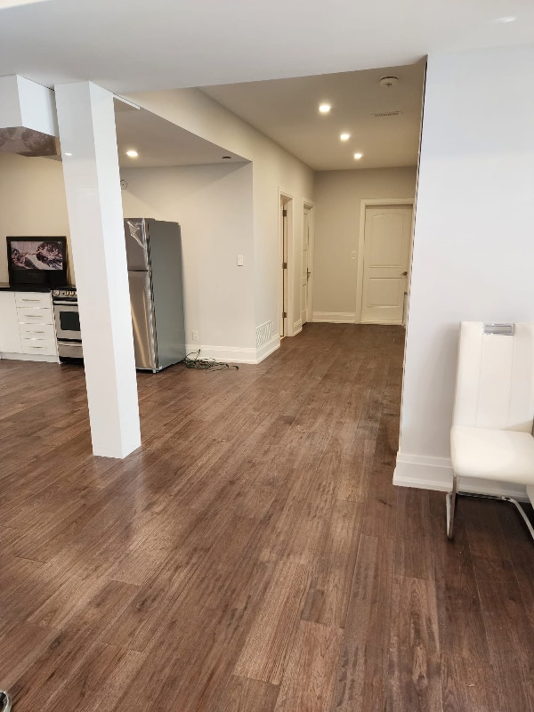 Bachelor space in basement of new house Long Term Rentals City of