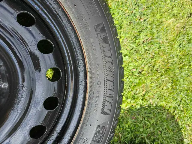 Pneus d'hiver avec jantes   in Tires & Rims in Laval / North Shore - Image 5