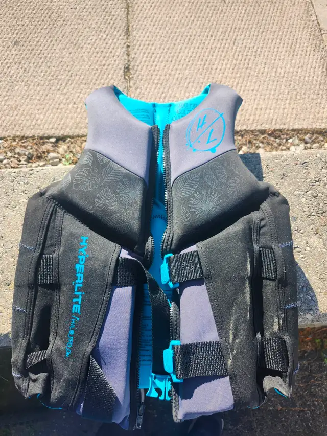 Hyperlite Life Jacket Adult Small