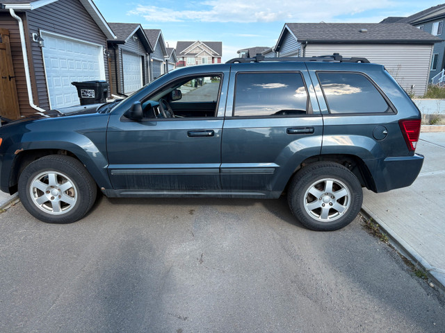2008 Jeep Grand Cherokee Laredo LOW KM in Cars & Trucks in Edmonton