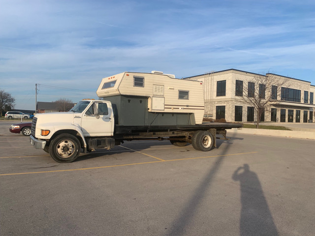 1998 ford f800 toy hauler  in RVs & Motorhomes in Stratford - Image 2