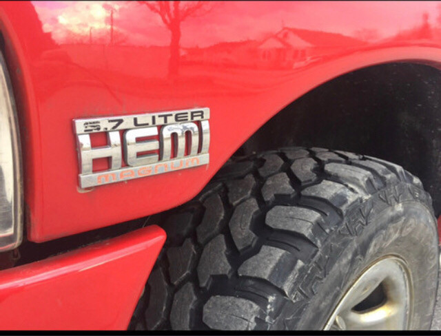 ‘05 RAM 1500 SLT 5.7L Hemi in Cars & Trucks in City of Toronto