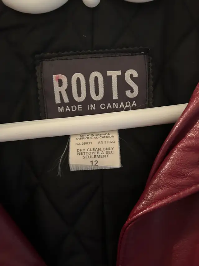 Women’s ROOTS  leather jackets size 12 in Women's - Tops & Outerwear in Markham / York Region - Image 8