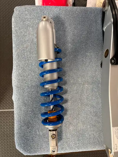 KYB rear shock. Fits CR500, 91-01, CR250, 95-96, CR125, 91-97. New Race tech spring (6.4), new bump...