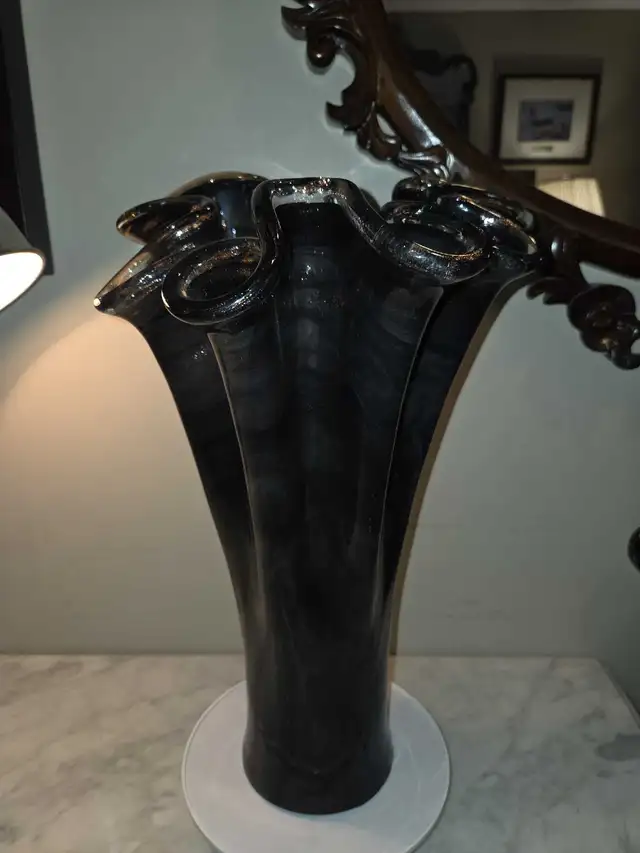 16"T Murano Art Glass Tall Ruffled Handmade Vase Black Bronze in Arts & Collectibles in Calgary - Image 3