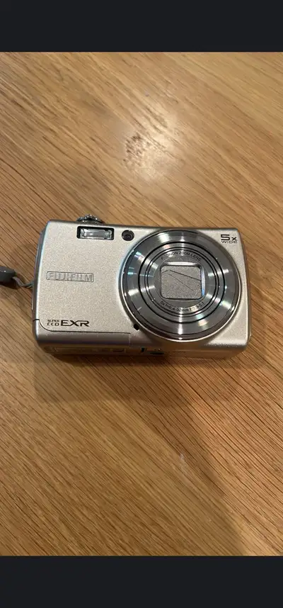 Fujifilm FinePix F200EXR ccd digital point and shoot., View more