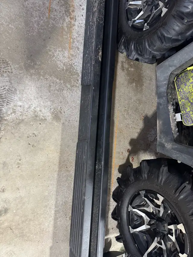 Running Boards 2019 - 2025 Chevy Silverado Short Box in Other Parts & Accessories in Peterborough - Image 3
