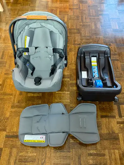 Nuna Pipa Carseat with Base EUC Original Owner, View more