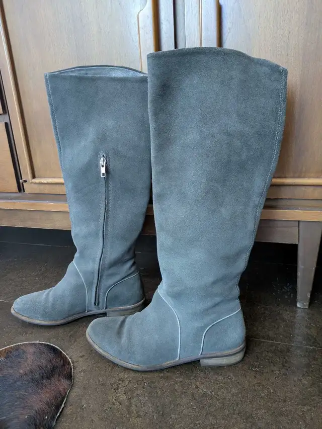 UGG "Daley" Tall Suede Riding Boots (Grey)8.5 in Women's - Shoes in Calgary - Image 3