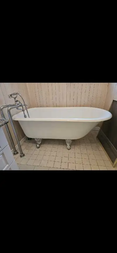 Bain antique sur pieds, View more