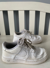 Youth size 5 Air Force 1’s 