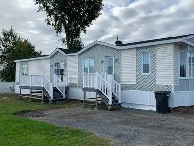 ENQUETE DE CRÉDIT EXIGÉE MAISON MOBILE A LOUER 5 1/2, 3CC A PARTIR DE JUIN. 1200$/MOIS