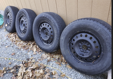 Originally used for Winter Tires on a Jeep Gran Cherokee Measurements: Fits a 245/70 R17. Wheel diag...