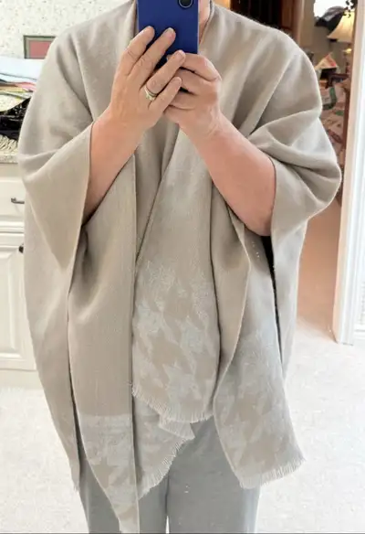 women’s shawl, View more