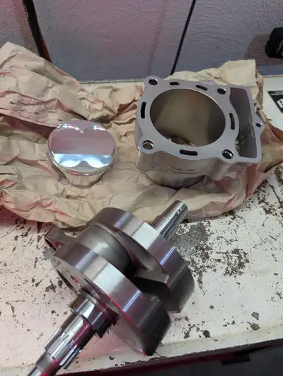 2020-2023 350 KTM Husqvarna gas gas crankshaft piston and cylinder. Parts numbers are visible in pic...