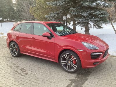 Iconic 911 Guards Red 2013 Porsche Cayenne GTS