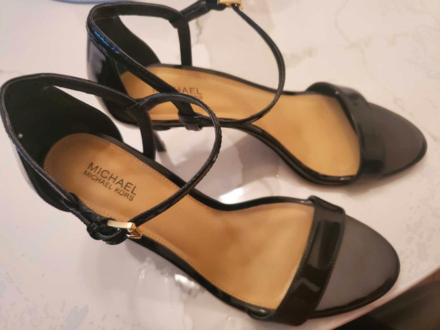 Michael Kors Sandals - Patent leather Size 8 dans Femmes - Chaussures  à Ville de Montréal - Image 2