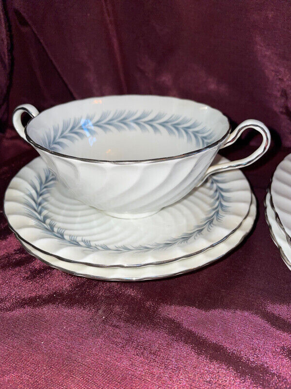 Vintage Aynsley Mayfair Pattern Dishes - various prices in Arts & Collectibles in Mississauga / Peel Region - Image 4