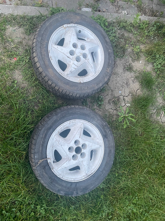 2 mag 15 pouce aluminium pontiac couleur blanc dans Pneus et jantes  à Ville de Montréal