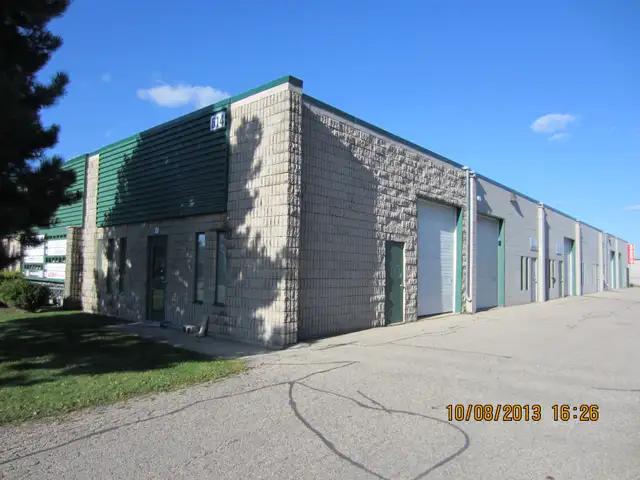 Clean Waterloo Shop, Office & Warehouse. Contractor, Tech, Fab.