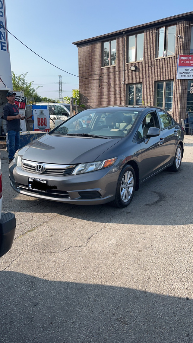 2012 Honda Civic 5spd manual  TRADE for CRV/Honda  in Cars & Trucks in Hamilton