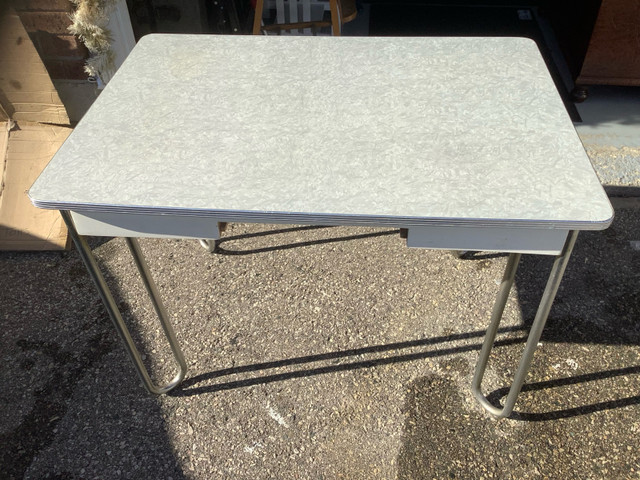 Retro vintage Formica chrome kitchen table..  in Dining Tables & Sets in Cambridge - Image 2