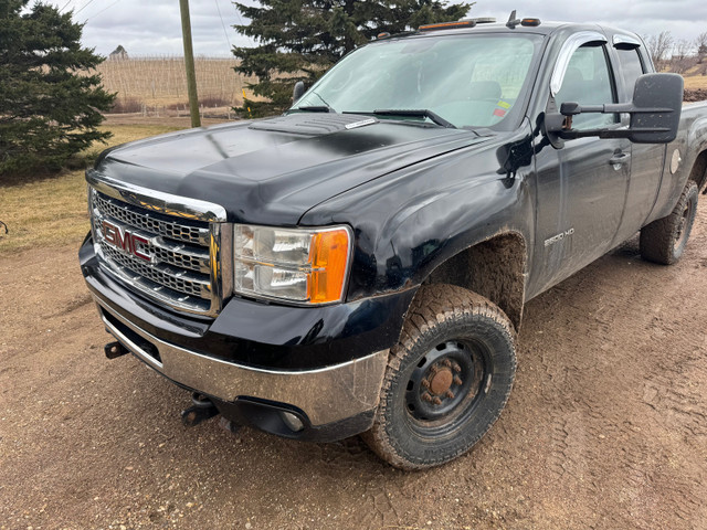 2012 duramax 3/4 ton price negotiable  in Cars & Trucks in Moncton