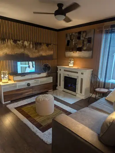 Saint-Henri de Lévis. Chambre toute meublée (divan lit )avec salle de bain privé dans condo. En face...