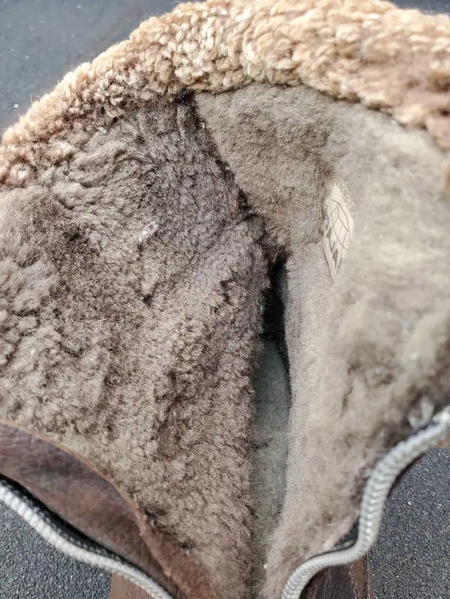 Pajar brown/tan leather sherpa lined ankle boots - size 8 in Women's - Shoes in City of Toronto - Image 8