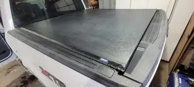 Tonnopro Low Roll Tonneau Cover, off a 2022 F-150 crew cab short box Excellent shape, no cracks/hole...