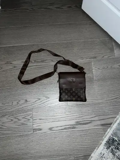 MENS Louis Vuitton Side Bag, View more