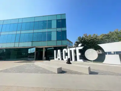 Gatineau ➝ Collège La Cité Shuttle 07:30 AM | En semaine, View more
