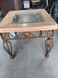 2 Accent tables