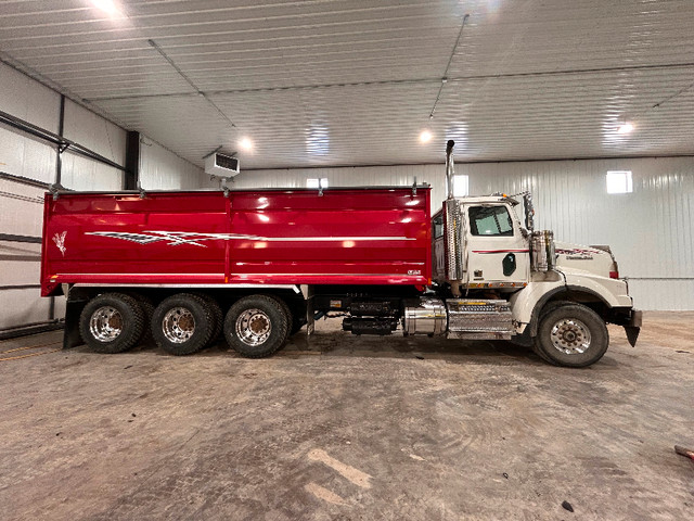 2012 Western Star W4900 in Heavy Trucks in Regina - Image 4