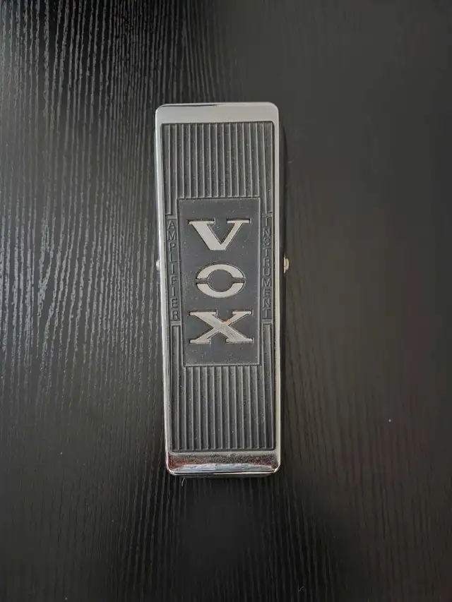 VOX wah Pedal in Amps & Pedals in Markham / York Region - Image 3