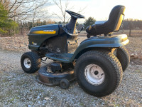 Craftsman mower with Briggs 20hp great lawn tractor lawnmower 