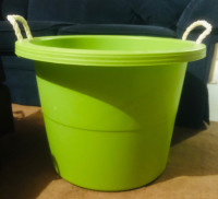 Large Rubbermaid Tub