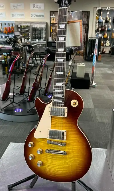 2025 Gibson Les Paul Standard left-handed, View more